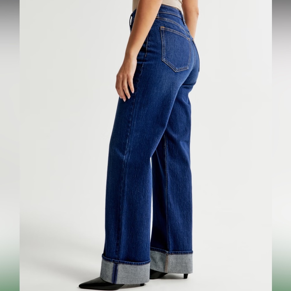 Abercrombie & Fitch Curve Love High Rise 90s Relaxed Jean